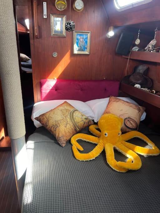 The Captains Locker - 30Ft Yacht San Miguel de Abona Exterior photo